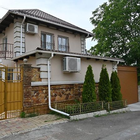 Bright And Cozy Home With Personal Terrace Chisinau Exterior foto